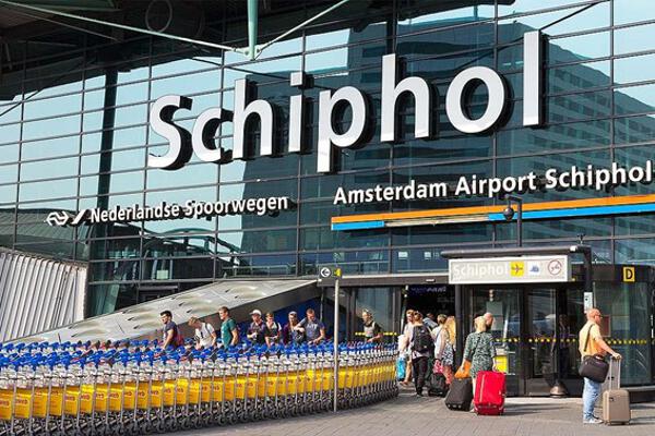 schiphol.jpg